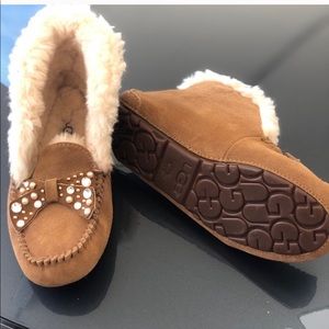 NEW UGG BRIlLIANT ALENA crystalBow moccasins